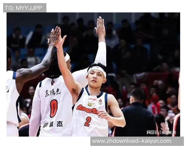 广州与吉林的激烈对决谁将赢得这场篮球盛宴的荣耀与胜利 广州与吉林的激烈对决谁将赢得这场篮球盛宴的荣耀与胜利